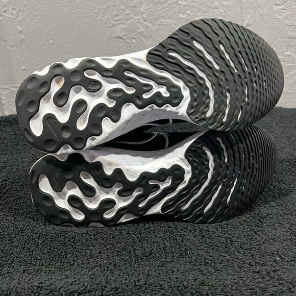 🔥 NIKE React Infinity Run Flyknit 2 Black Running Shoes Women Sz 6.5 - PERFECT - Picture 8 of 11